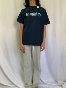 画像2: 2000's COOKIE MONSTER "got cookie?" キャラクターパロディプリントTシャツ L (2)