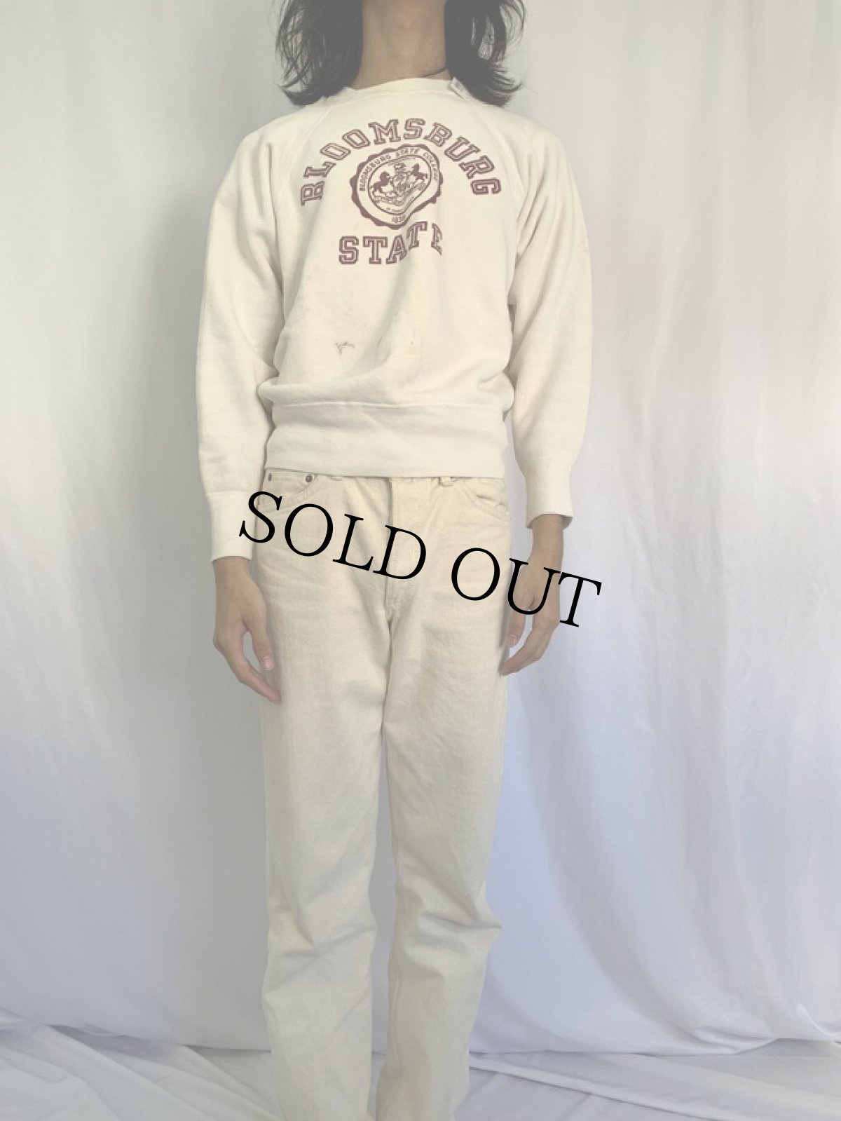 画像2: 50's Champion USA製 ランタグ "BLOOMSBURG STATE" ラグランスウェット L (2)