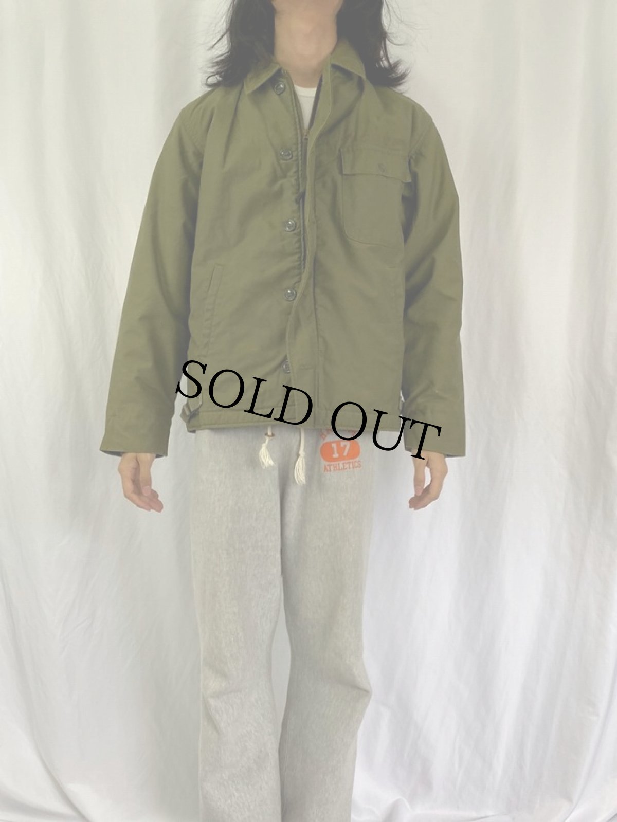 画像2: 70〜80's U.S.NAVY A-2 ステンシル入り デッキジャケット MEDIUM (2)