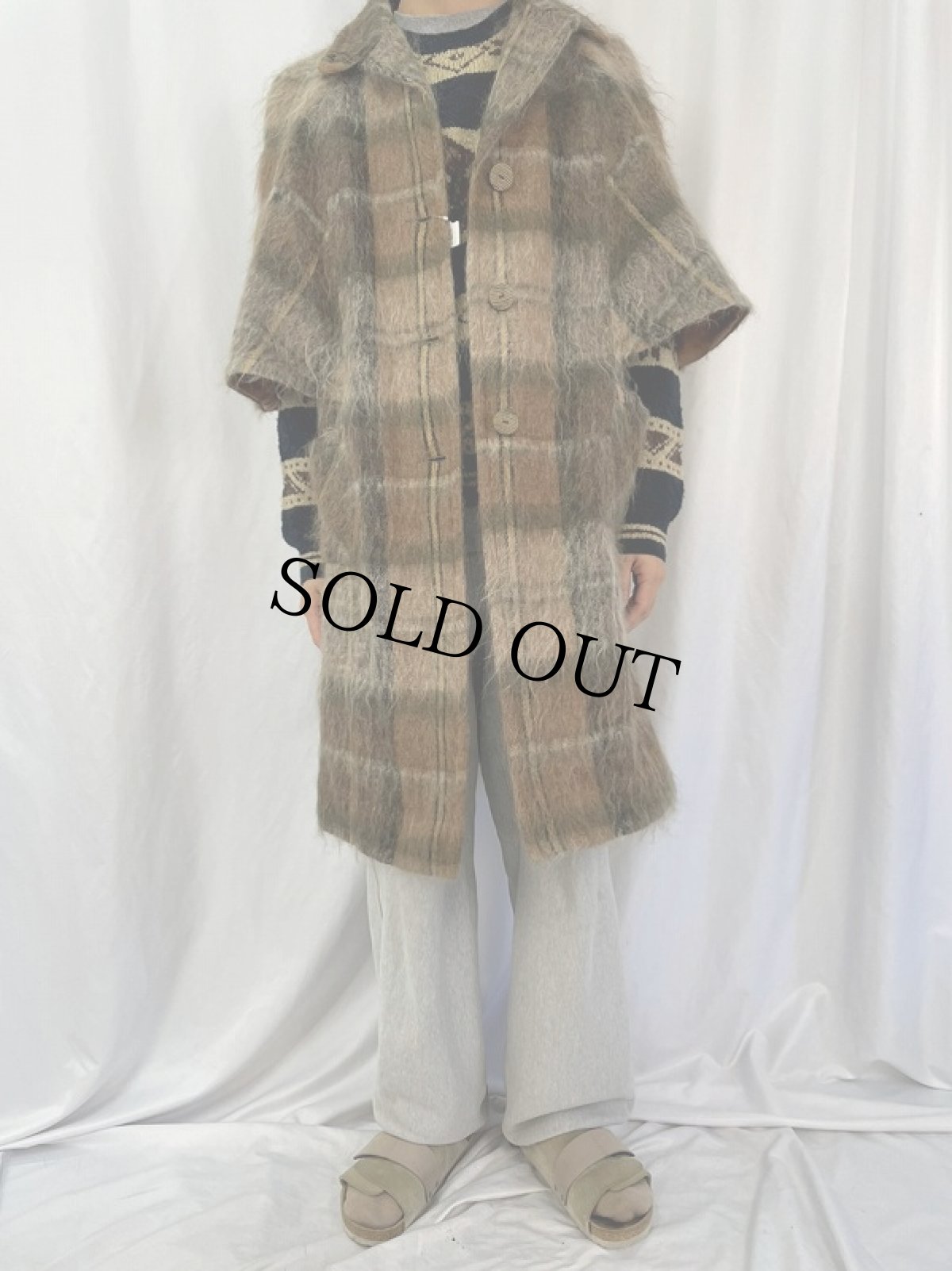 画像2: 60〜70's チェック柄 モヘア ケープデザインコート (2)
