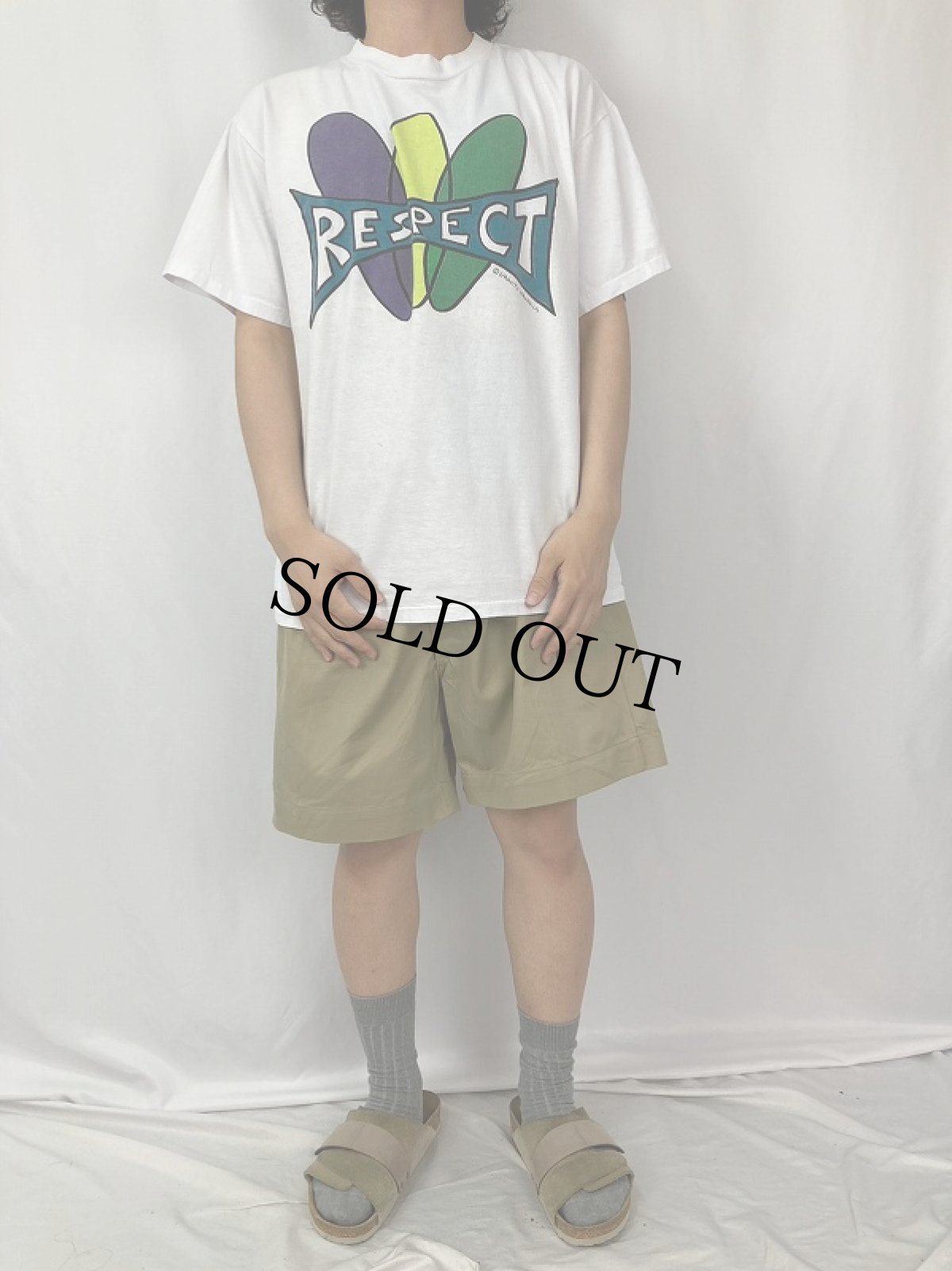 画像2: 90's GRAVITY GRAPHICS USA製 "RESPECT" プリントTシャツ L (2)