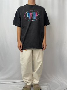 画像2: m&m's USA製 チョコレートブランド シャイニープリントTシャツ BLACK XL (2)