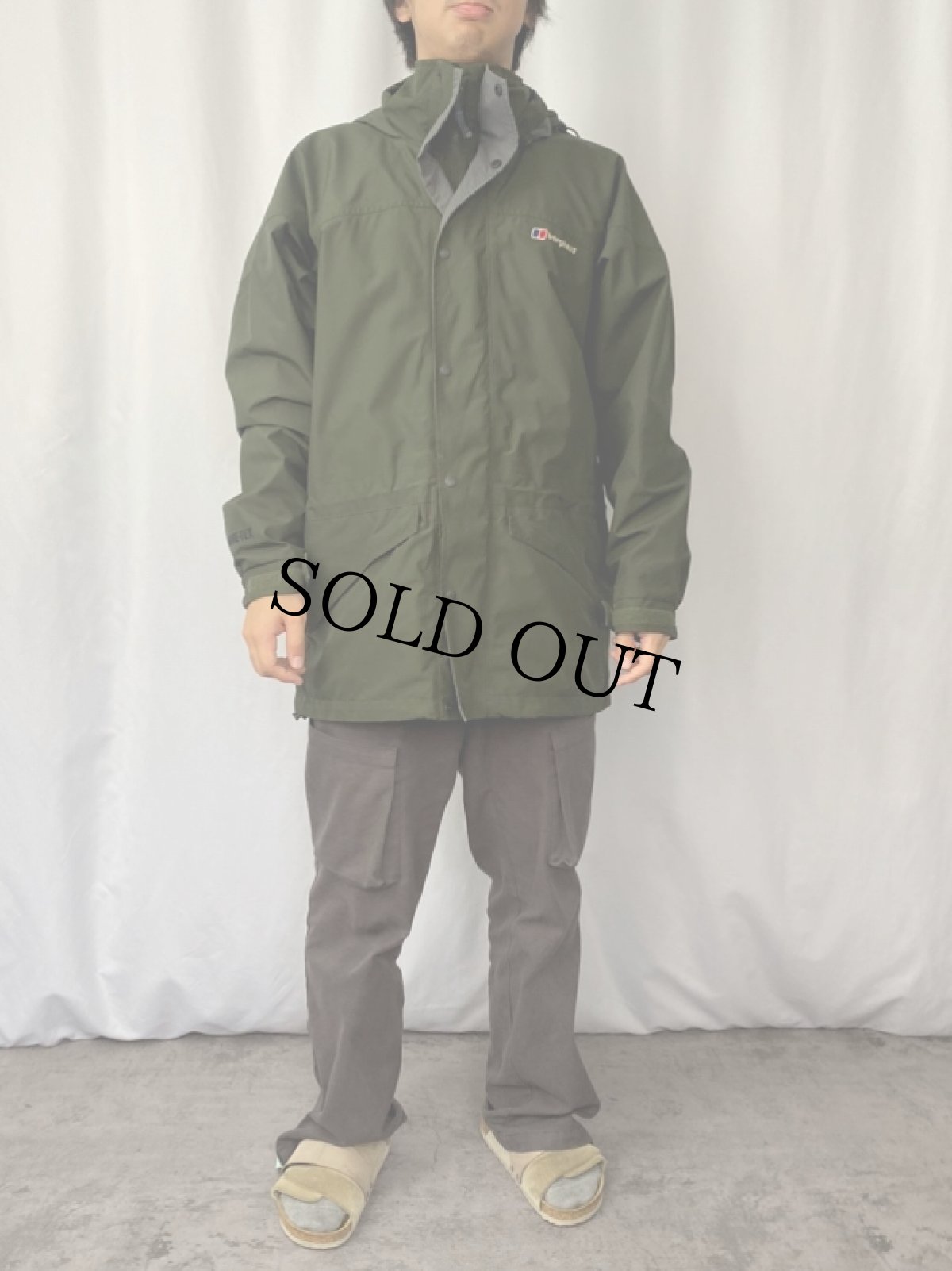 画像2: 90's berghaus "GORE-TEX" ナイロンマウンテンパーカー S (2)