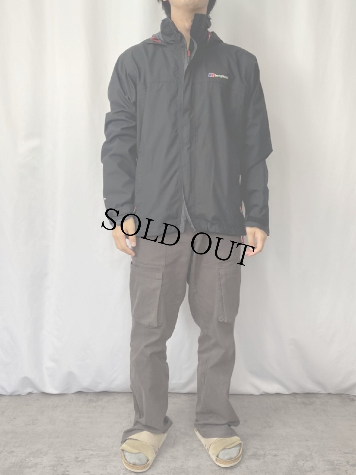 画像2: 90's berghaus ナイロンマウンテンパーカー BLACK M (2)