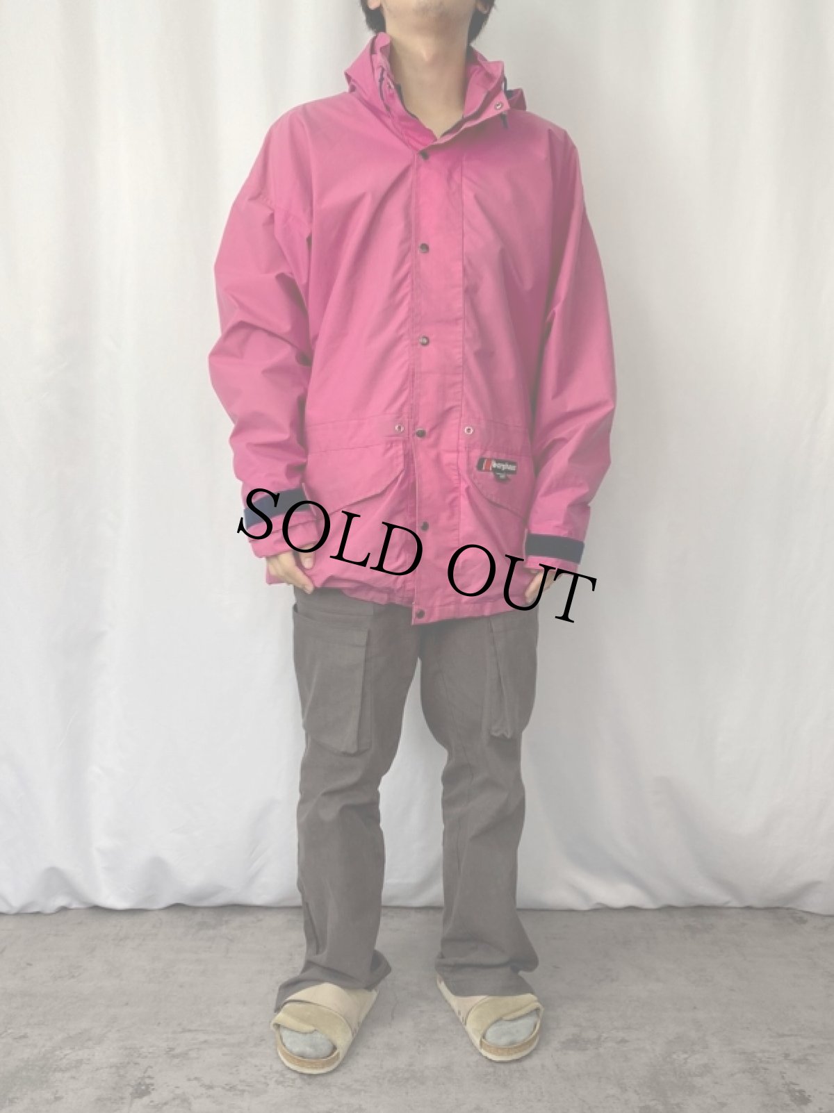 画像2: 80's berghaus UK製 "GORE-TEX" ナイロンマウンテンパーカー M (2)