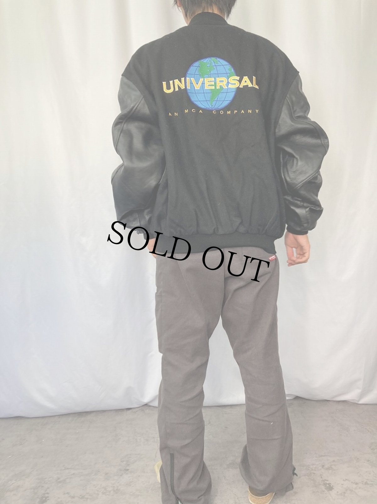 画像3: 〜90's UNIVERSAL AN MCA COMPANY USA製 ロゴ刺繍 レザー×メルトンスタジャン XL (3)