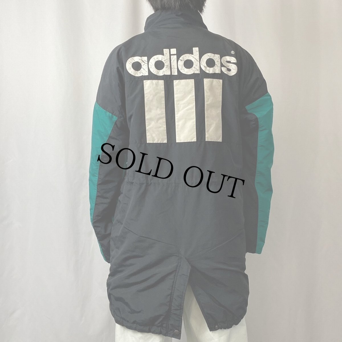 画像3: 80's adidas ロゴ刺繍 ラインデザイン ナイロンコート BLACK (3)