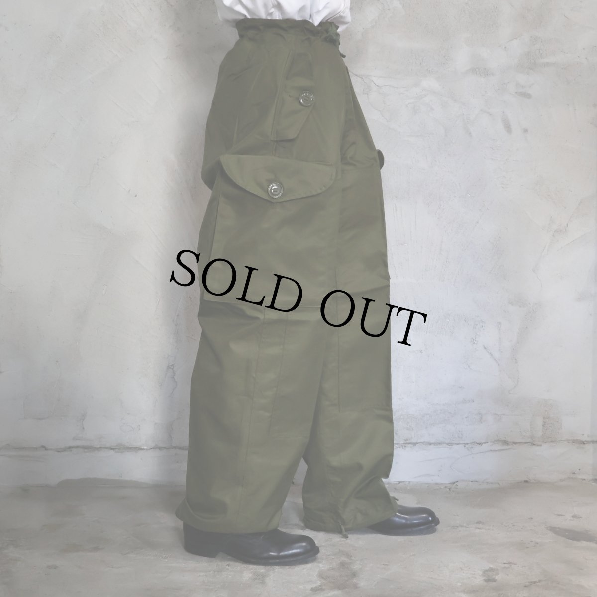 画像1: 80's CANADIAN ARMY ウィンドオーバーパンツ REGULAR-SMALL DEADSTOCK (1)