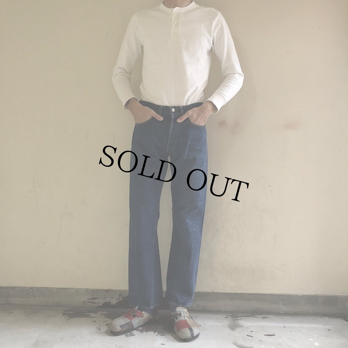 画像2: 60〜70's LEVI'S 501 BIGE デニムパンツ W29 (2)