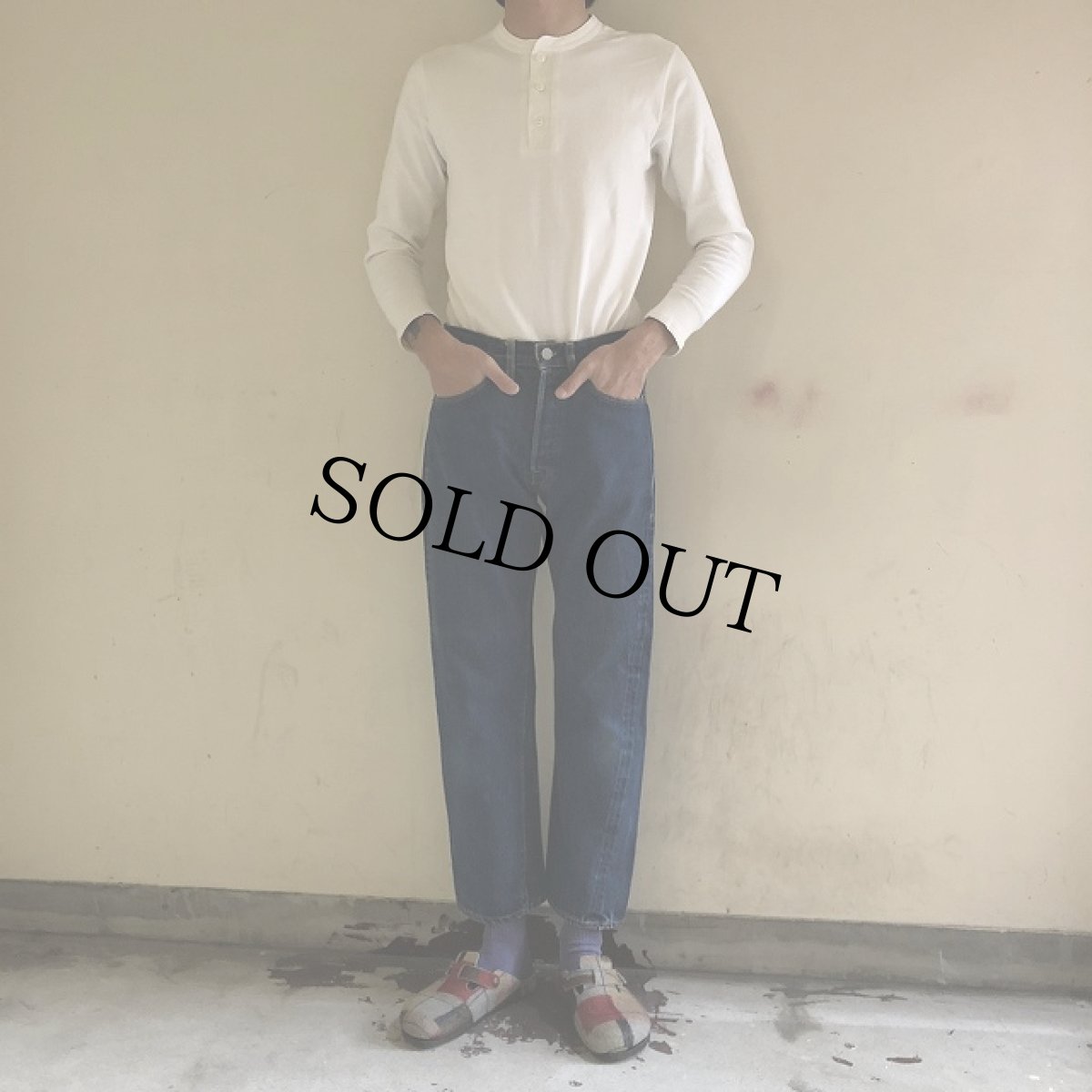 画像2: 60's LEVI'S 501 BIGE ブランクタブ デニムパンツ W29 (2)