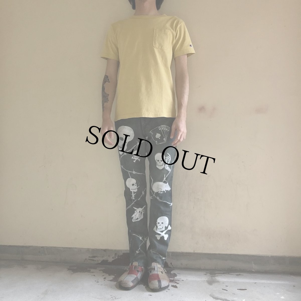 画像3: Levi's 531 スカル×有刺鉄線×スパイダーウェブ ハンドペイントデニムパンツ W28 (3)