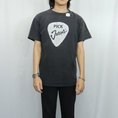 画像2: Pick Jesus (Romans 10:13) ジーザス パロディプリントTシャツ M (2)