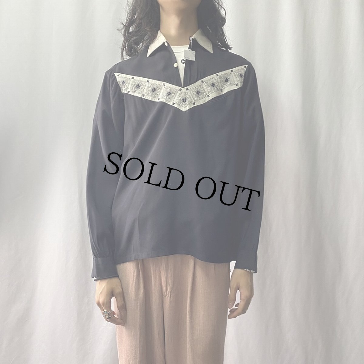 画像2: 50's marlboro 刺繍 レーヨンプルオーバーシャツ M (2)