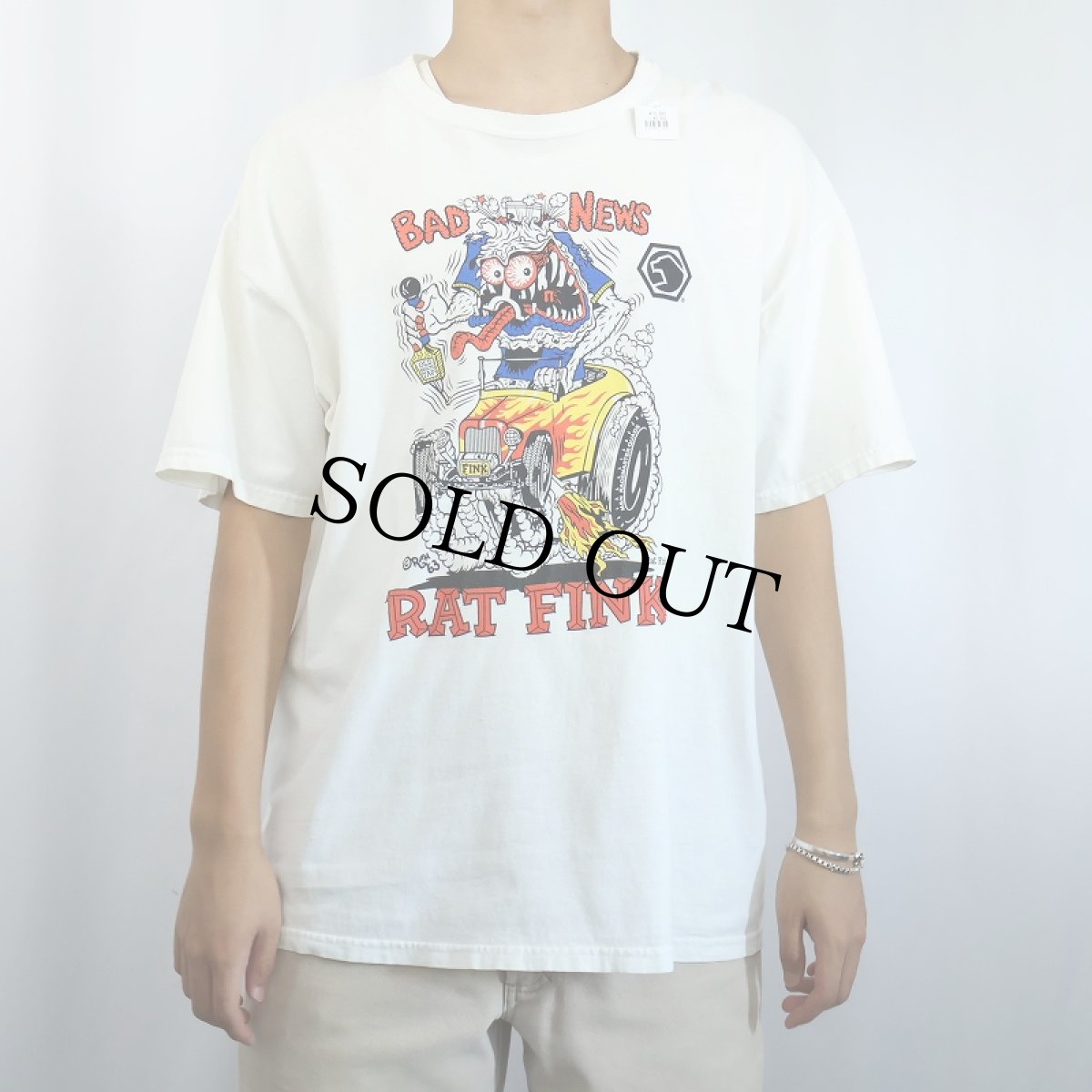 画像2: RAT FINK "BAD NEWS" キャラクタープリントTシャツ XL (2)