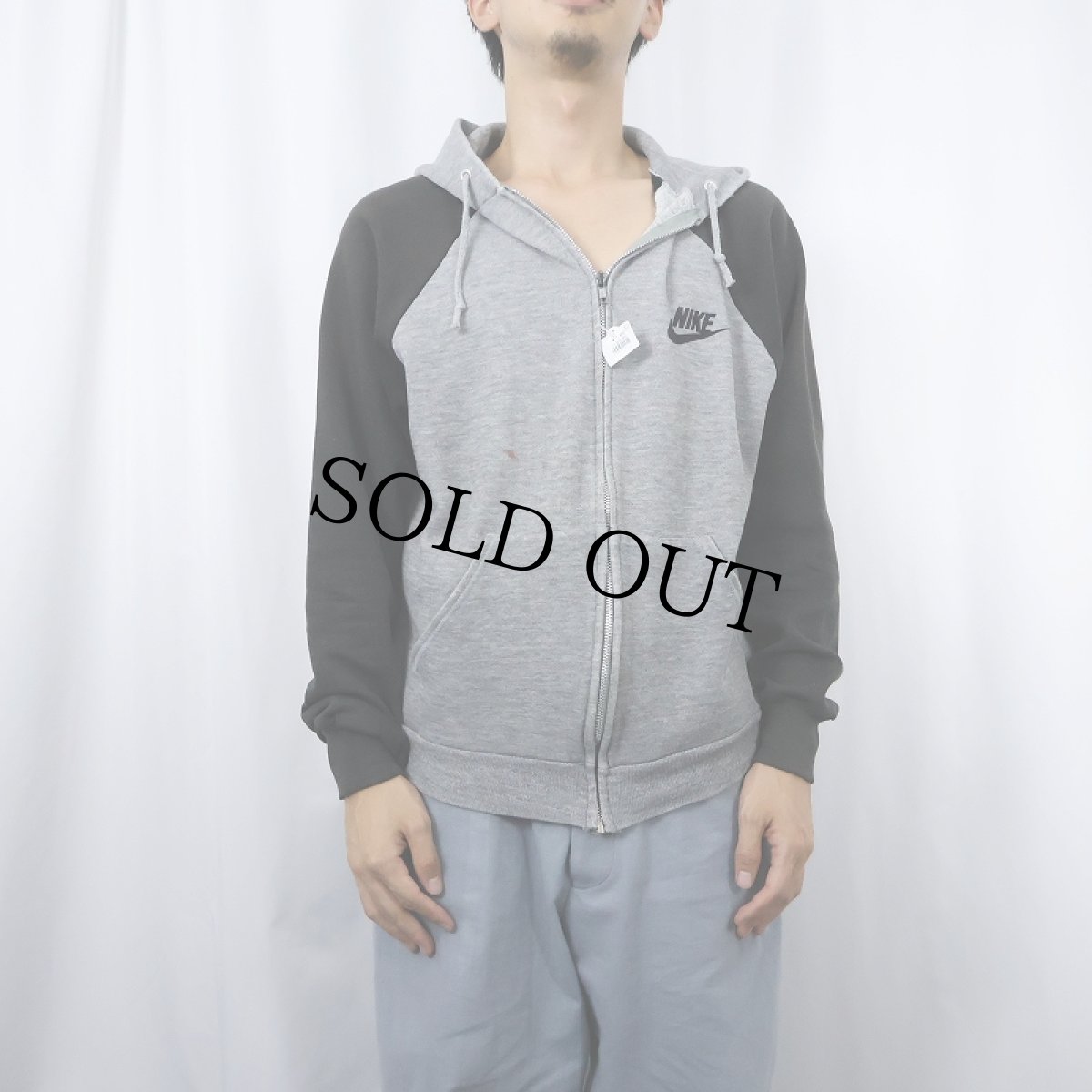 画像2: 80's NIKE 紺タグ ロゴプリントスウェットジップパーカー L (2)