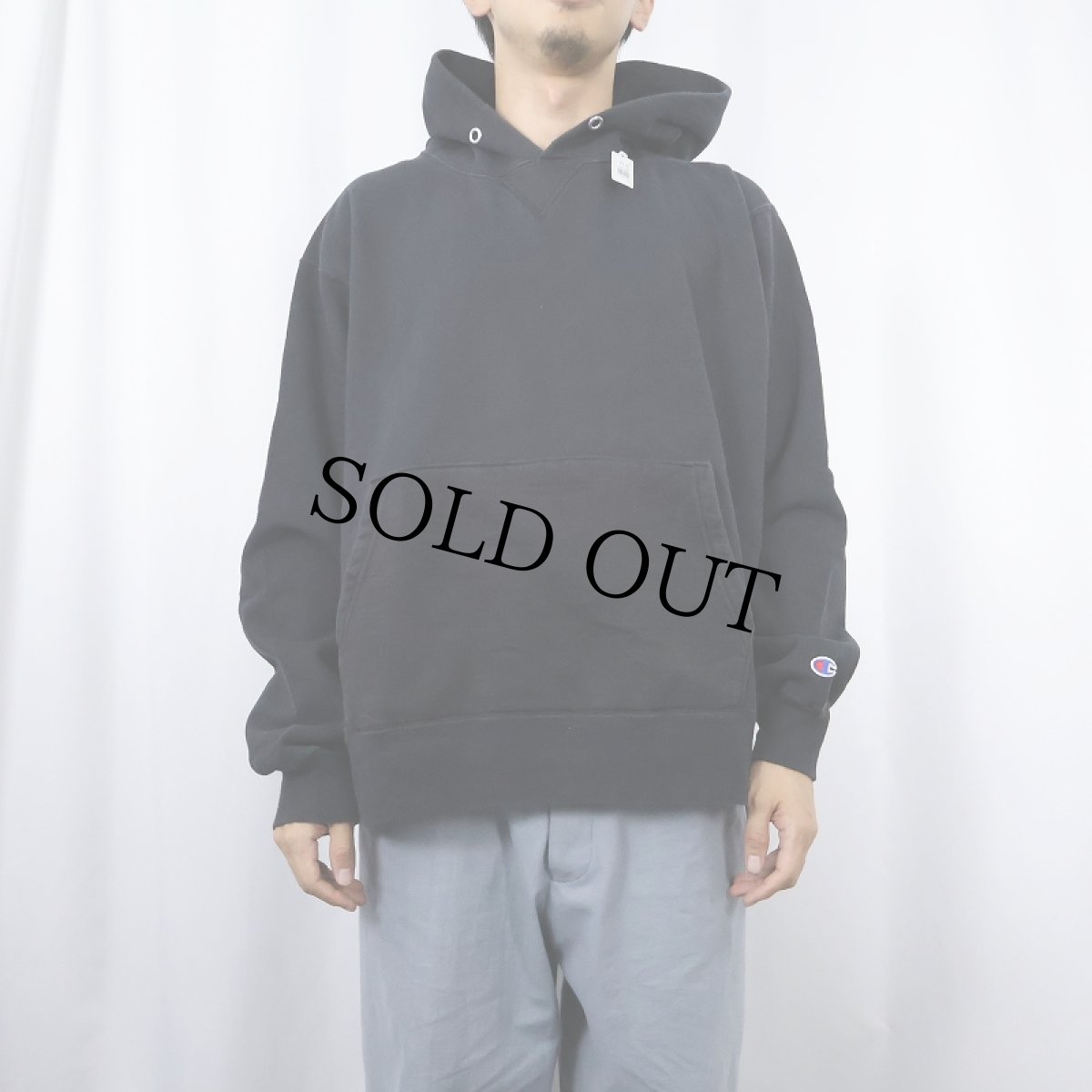 画像2: 90's Champion USA製 青刺繍タグ 後期 前V 目無し スウェットフーディー BLACK XL (2)