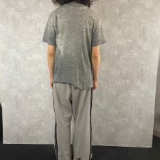 画像5: 80's NIKE 紺タグ スニーカー肩掛けプリントTシャツ (5)