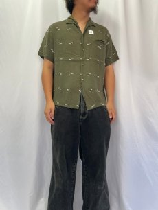 画像2: 50's SIR GUY USA製 柄刺繍 レーヨンシャークカラーシャツ (2)