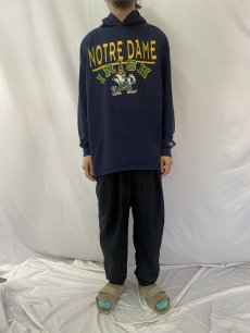 画像2: 90's Champion USA製 "NOTRE DAME IRISH" ロゴプリントスウェットフーディー NAVY XL (2)