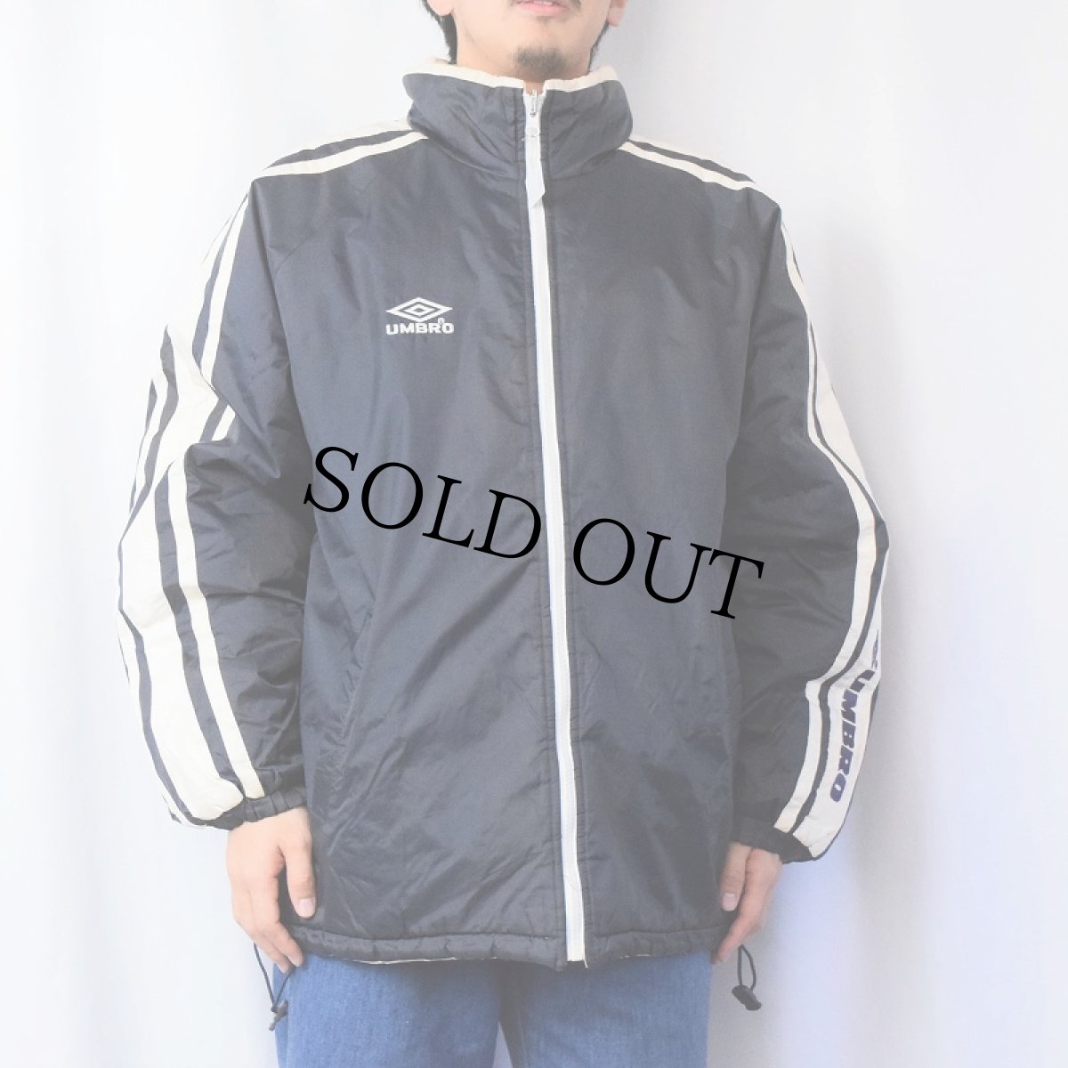 画像3: 90's UMBRO ロゴ刺繍 リバーシブル ナイロン中綿ジャケット NAVY M (3)