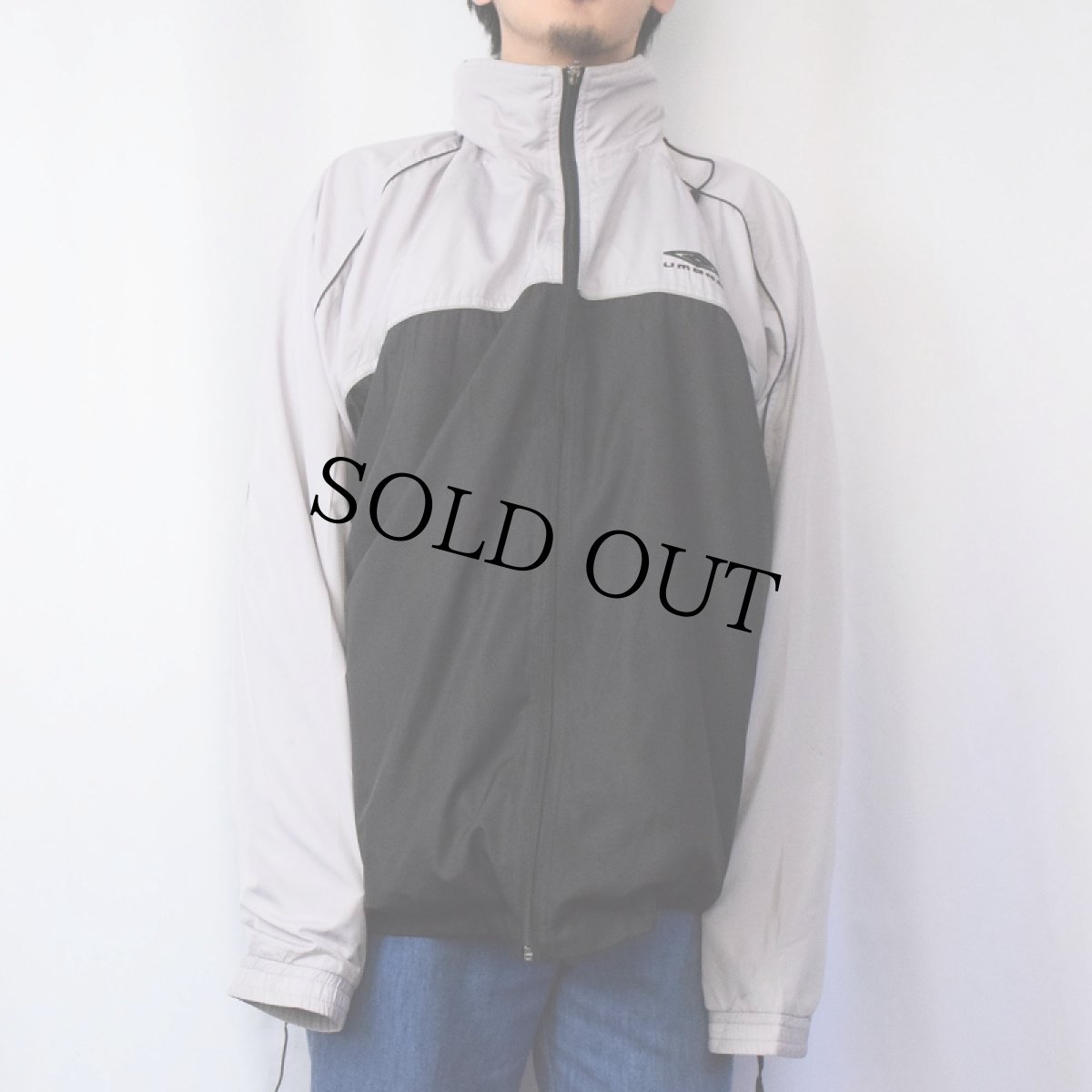 画像2: 90's UMBRO ロゴ刺繍 フード付き ポリエステル リフレクティブパイピングジャケット XL (2)