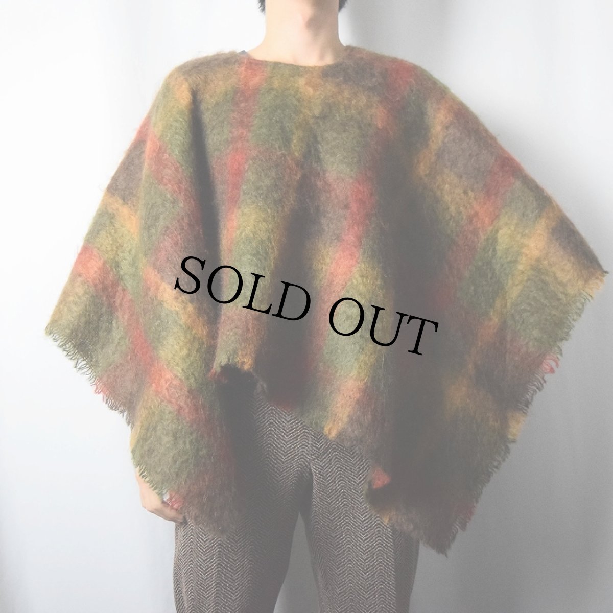 画像2: Cushendale IRELAND製 チェック柄 モヘアニットポンチョ (2)