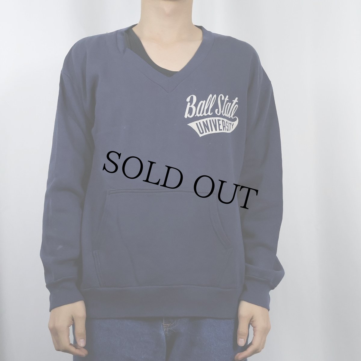画像2: 70's Champion バータグ USA製 "BALL STATE UNIVERSITY" Vネック プリントスウェット NAVY XL (2)