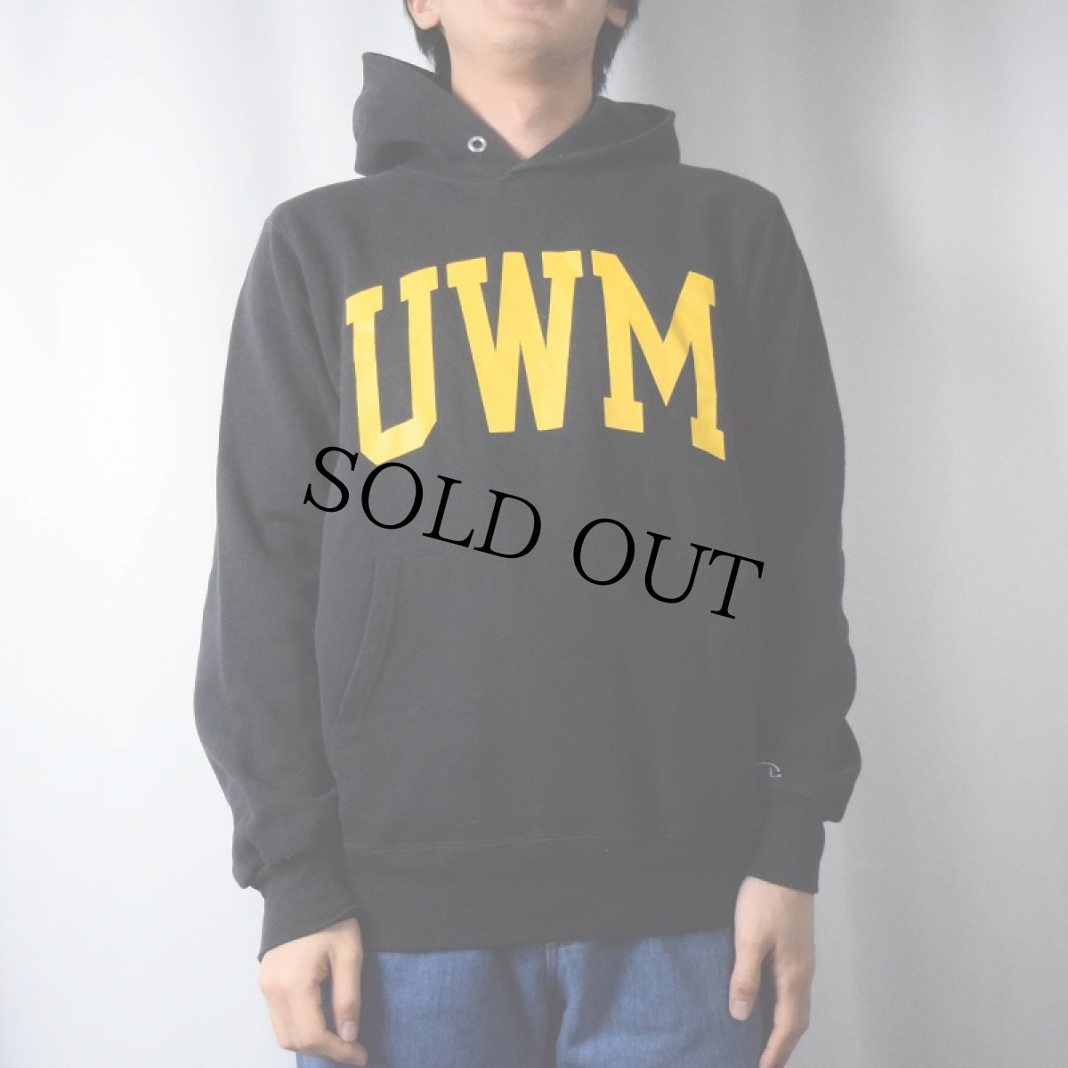 画像2: 90's Champion USA製 "UWM" プリントスウェットフーディー BLACK M (2)