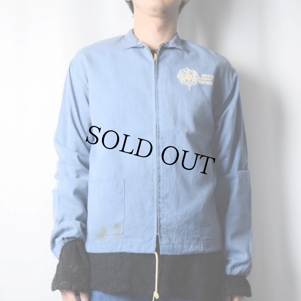 画像2: 60's〜 "UNIVERSITY NORTHERN IOWA" フロッキープリント コットンジップジャケット (2)