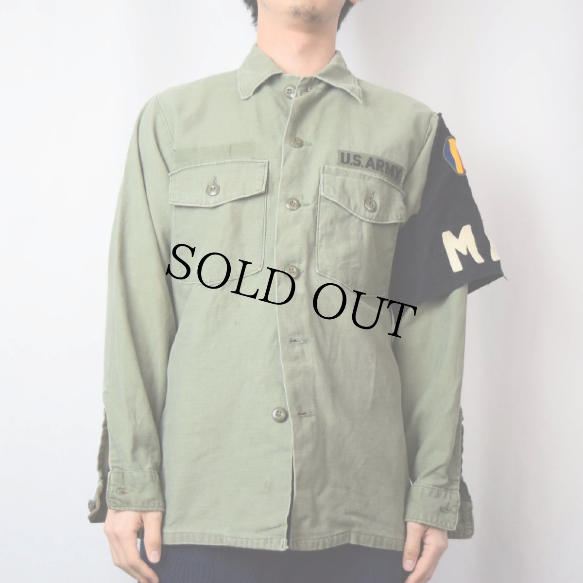 画像2: 60's U.S.ARMY フェルトワッペン付き ユーティリティシャツ SIZE15 1/2×33 (2)