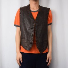 画像2: 【SALE】 70's CANADA製 レースアップデザイン ラムレザーベスト L (2)