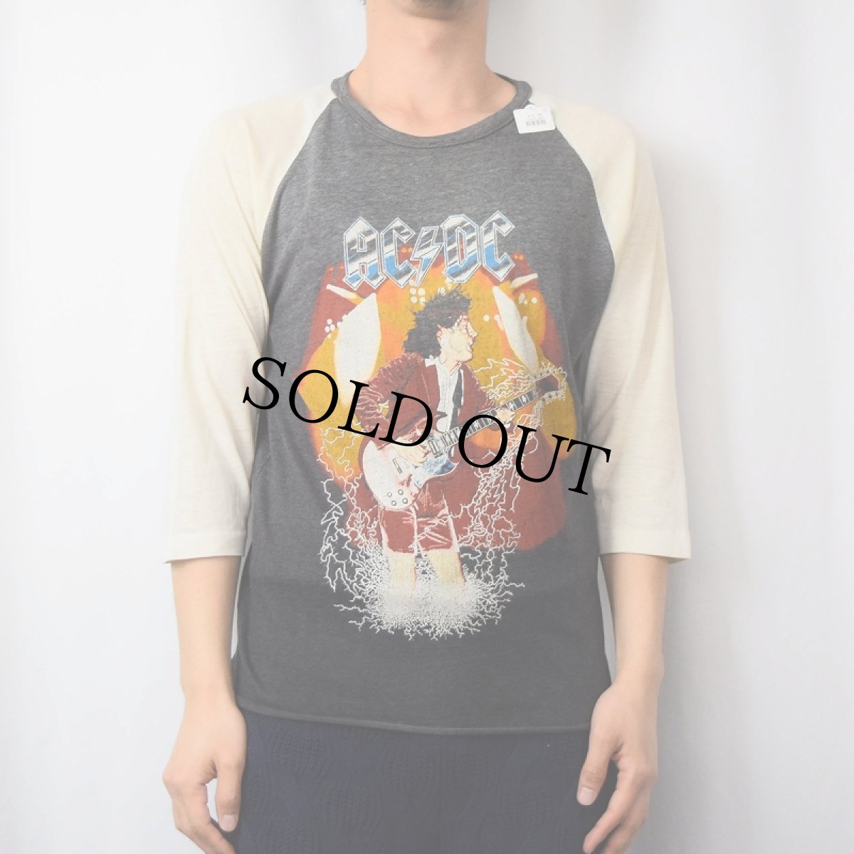 画像2: 70's AC / DC ロックバンドプリント ラグランTシャツ (2)