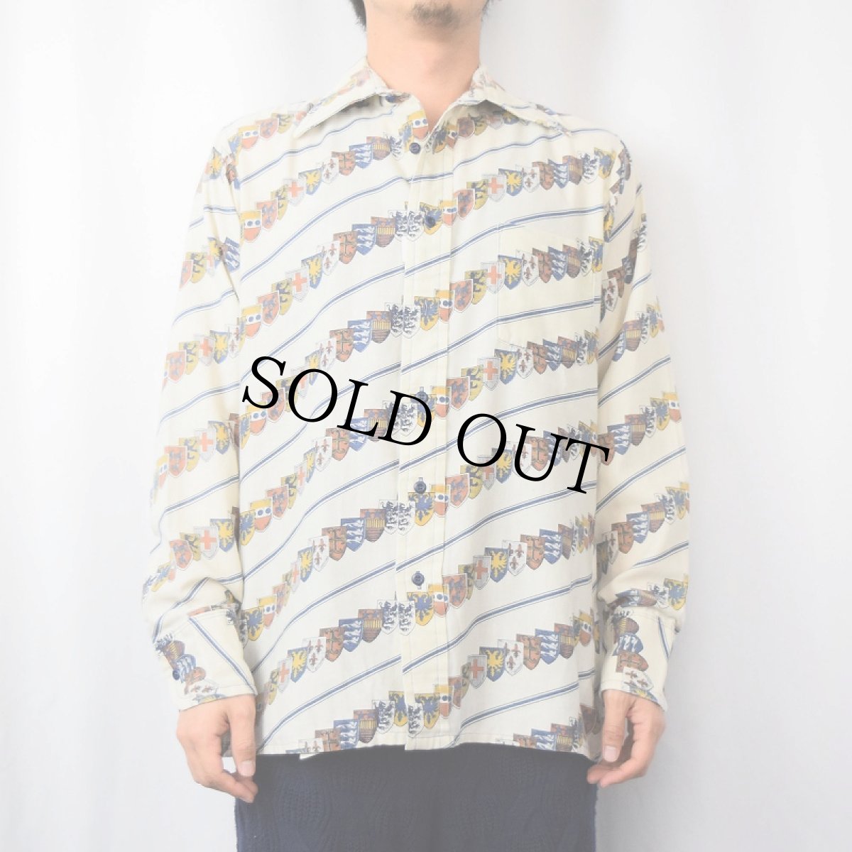 画像2: 70's VAN HEUSEN 417 紋章柄 シャツ M (2)