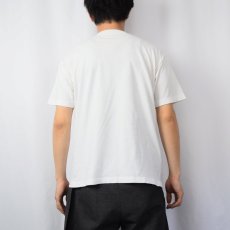 画像3: "YOU HAVE TO STAY IN SHAPE" スニーカープリントTシャツ (3)