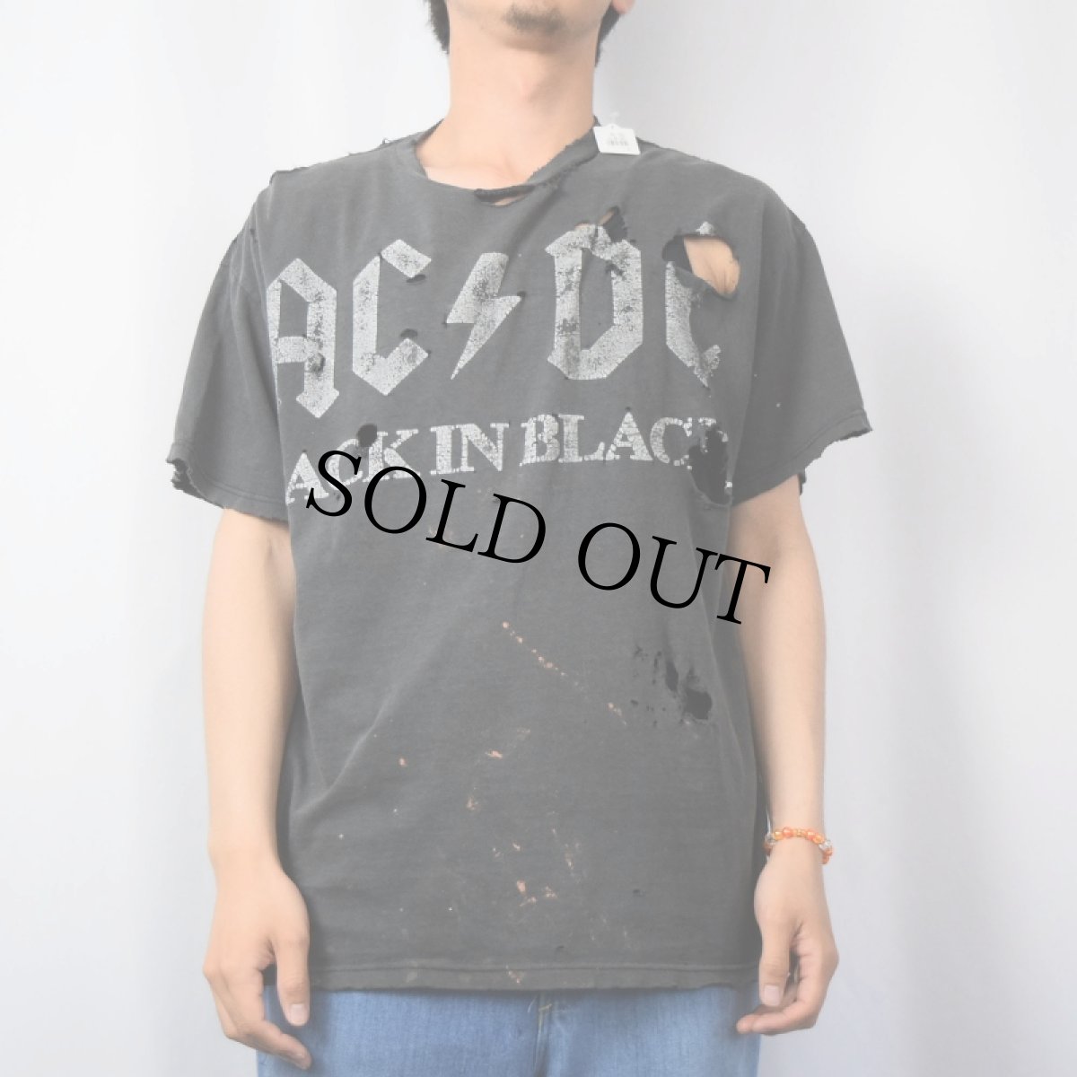 画像2: AC/DC "BACK IN BLACK" ロックバンドTシャツ (2)
