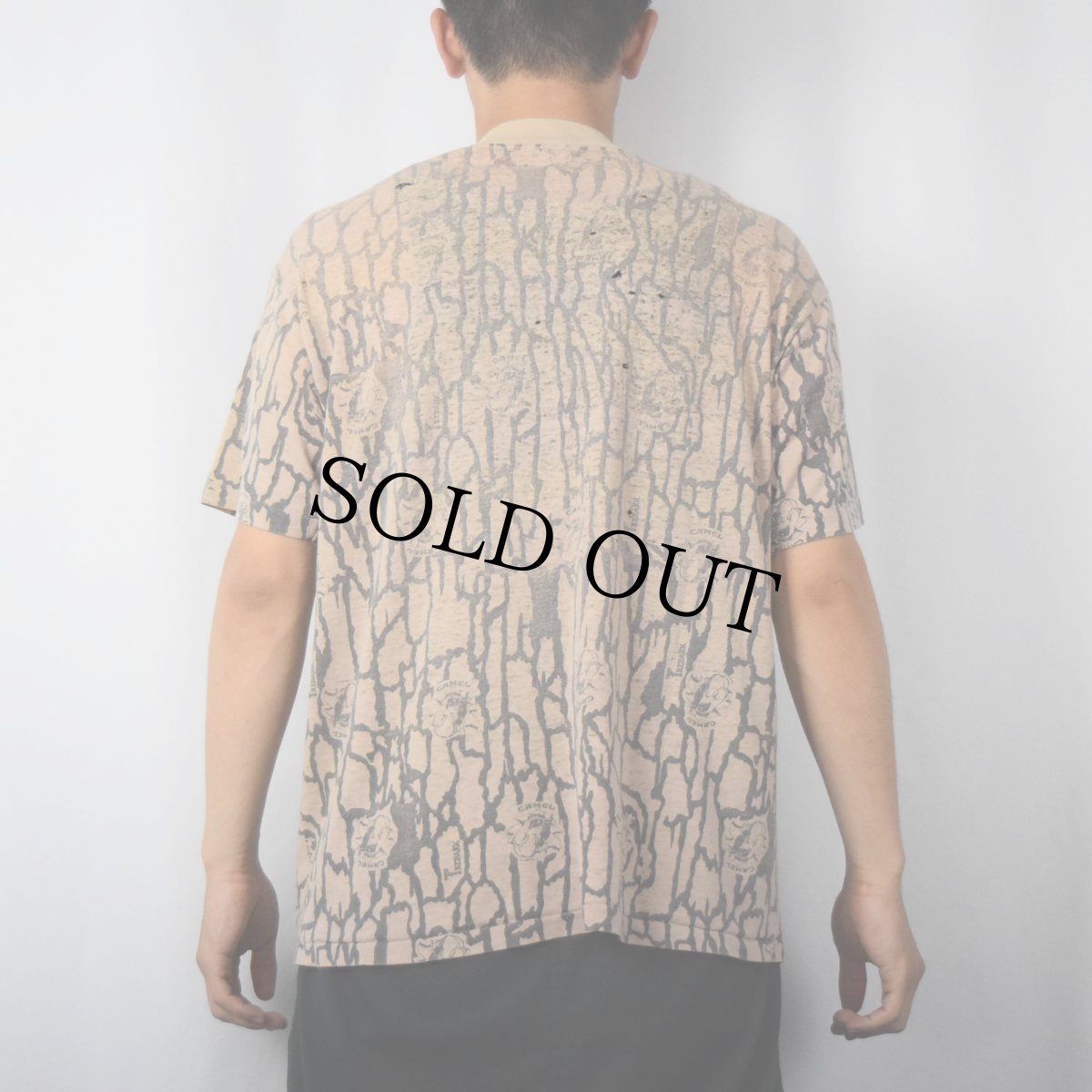 画像3: 80's CAMEL USA製 "TREBARK" カモ柄 タバコ企業プリントTシャツ L (3)