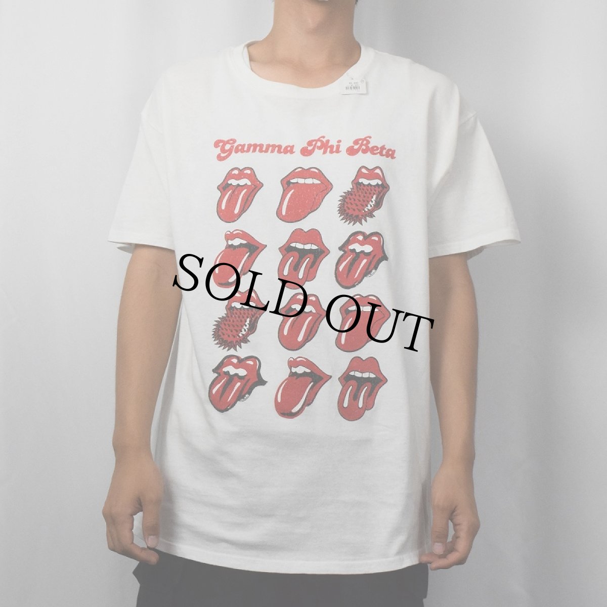 画像2: "Gamma Phi Beta" ロックバンドパロディプリントTシャツ (2)