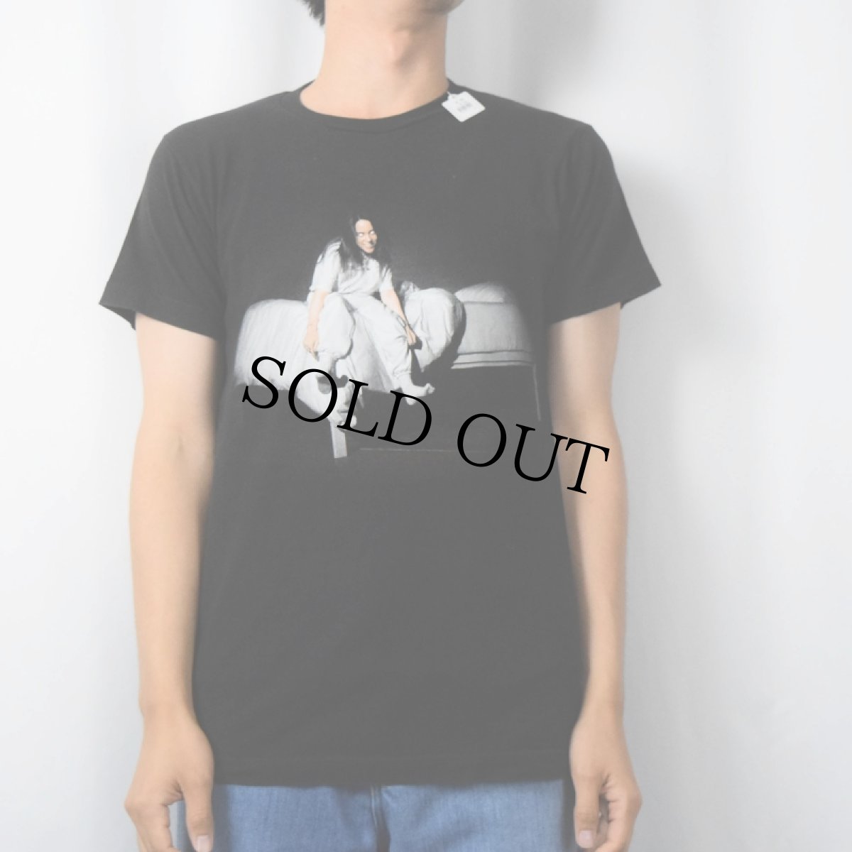 画像2: Billie Eilish "When We All Fall Asleep, Where Do We Go?" ミュージシャンフォトプリントTシャツ BLACK S (2)