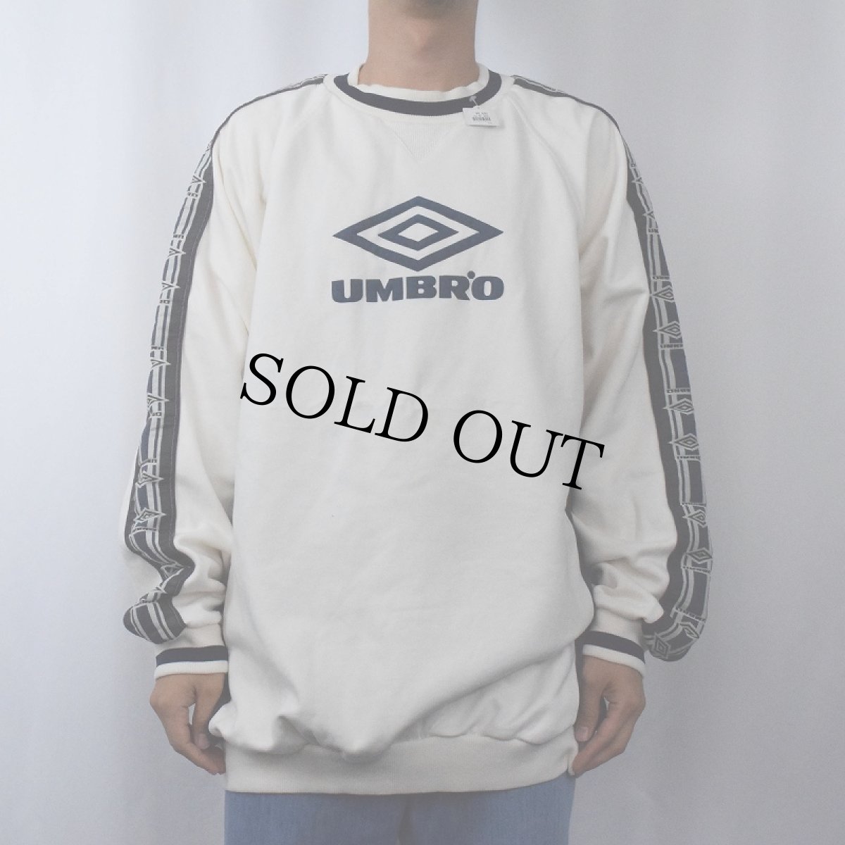 画像2: 90's UMBRO ロゴ刺繍 サイドラインスウェット XL (2)