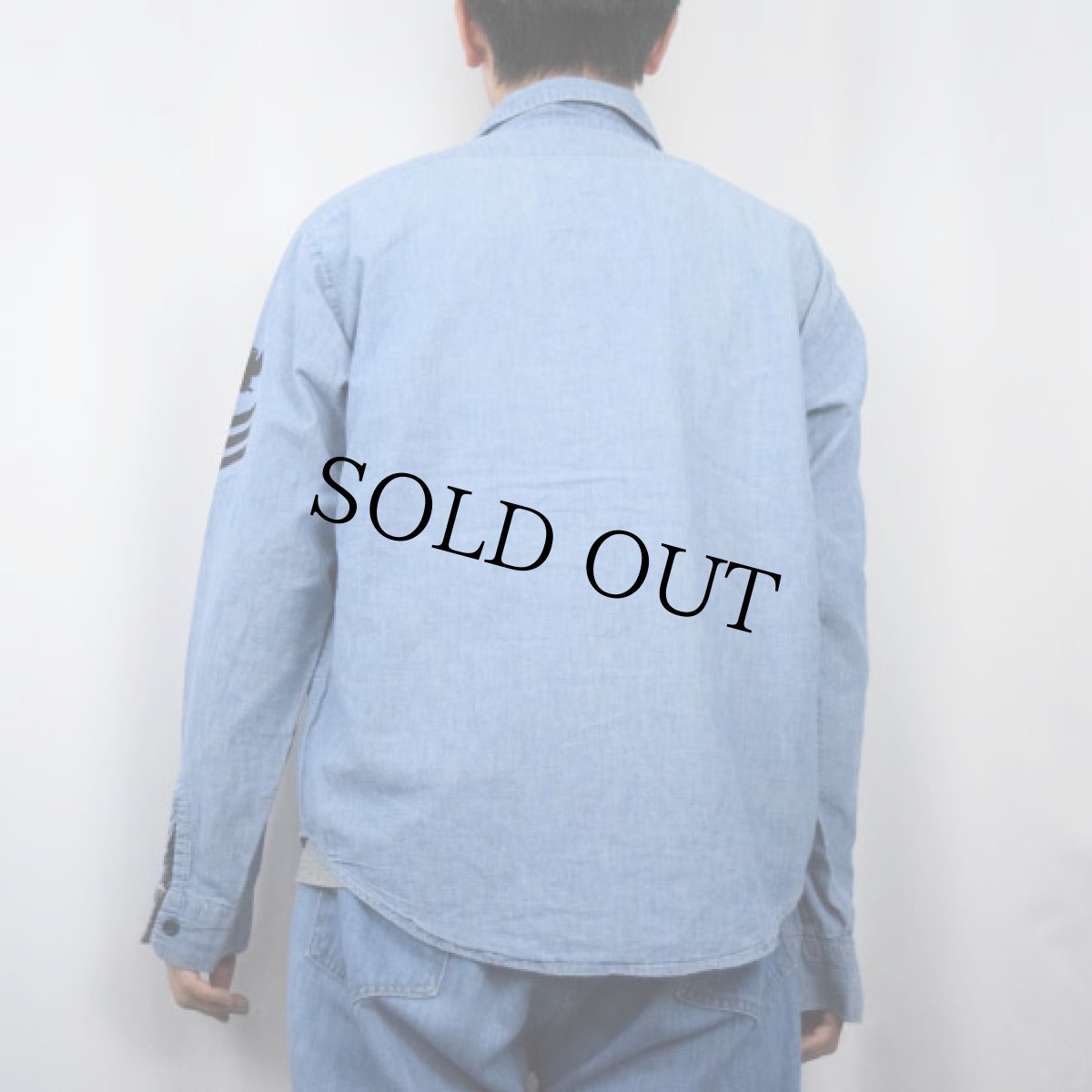 画像3: 70〜80's U.S.NAVY "SEABEES" ステンシル&ワッペン付き シャンブレーシャツ L (3)