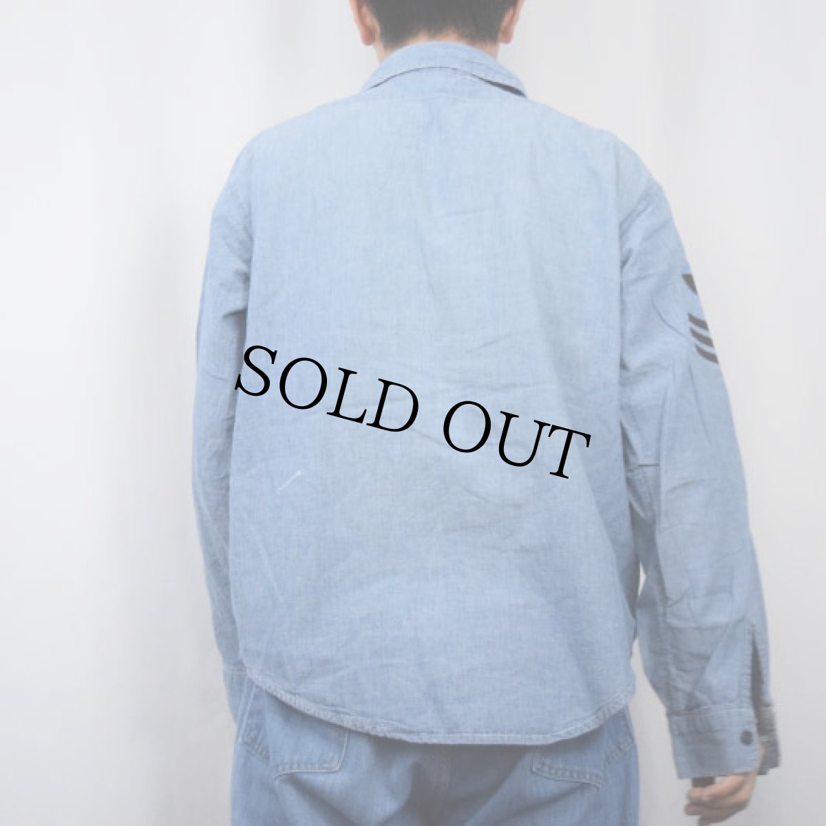 画像3: 70〜80's U.S.NAVY "SEABEES" ステンシル&ワッペン付き シャンブレーシャツ L (3)