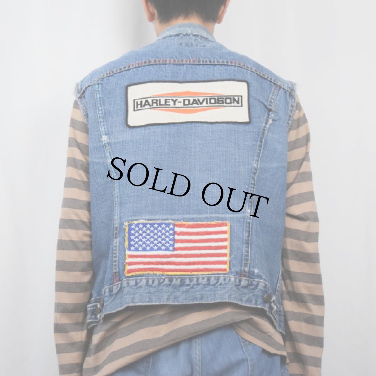 画像4: 70〜80's Levi's "HARLEY-DAVIDSON" ワッペン付き カットオフデザインデニムベスト (4)