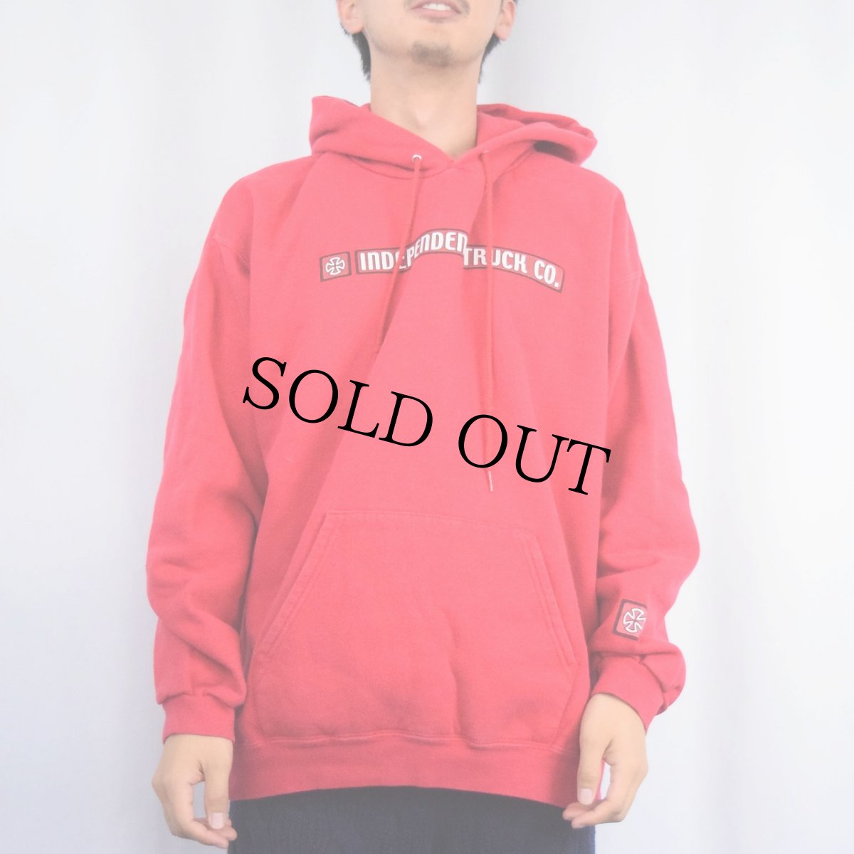 画像2: INDEPENDENT スケートブランドプリントスウェットフーディー L (2)