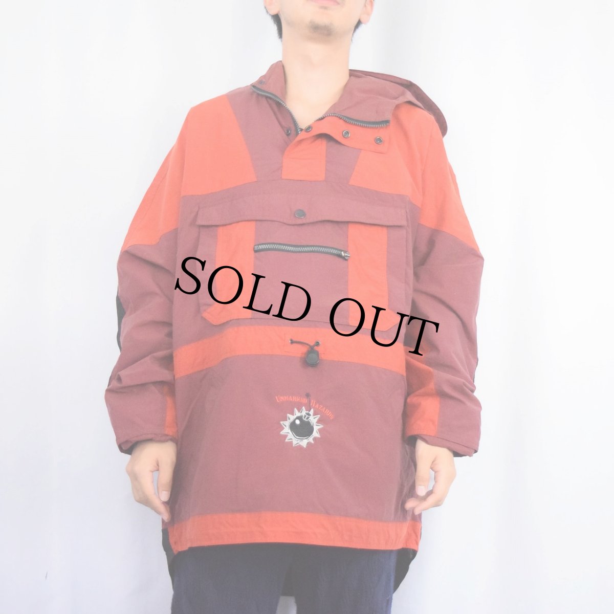 画像2: UNMARKED HAZARDS ロゴ刺繍 切り替えデザイン  ナイロンアノラックパーカー L (2)