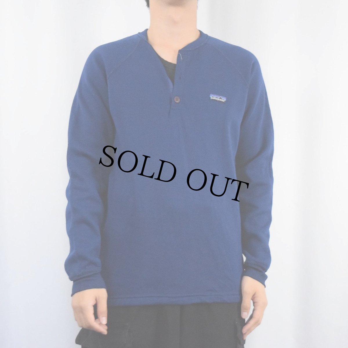 画像2: 80's〜 Patagonia ヘンリーネック ラグランインナースウェット NAVY M (2)