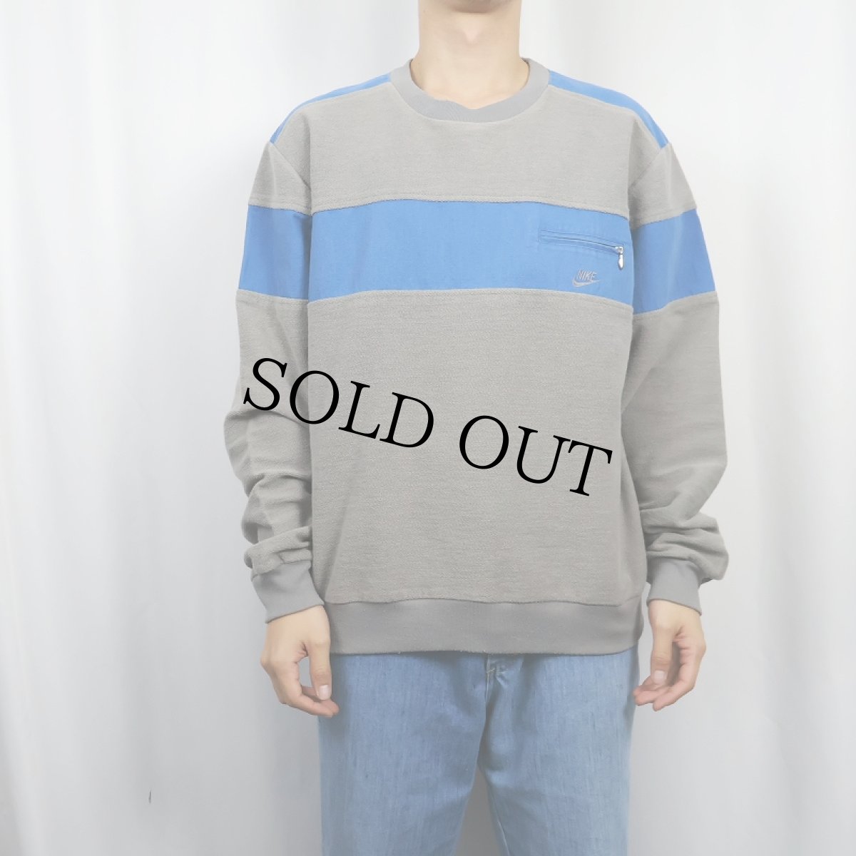 画像2: 80's NIKE 紺タグ ロゴ刺繍 切り替えデザインスウェット L (2)