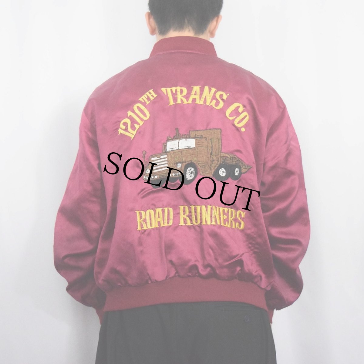画像4: 60's〜 "1210TH TRANS CO. ROAD RUNNERS" トラック刺繍 サテンスタジャン (4)