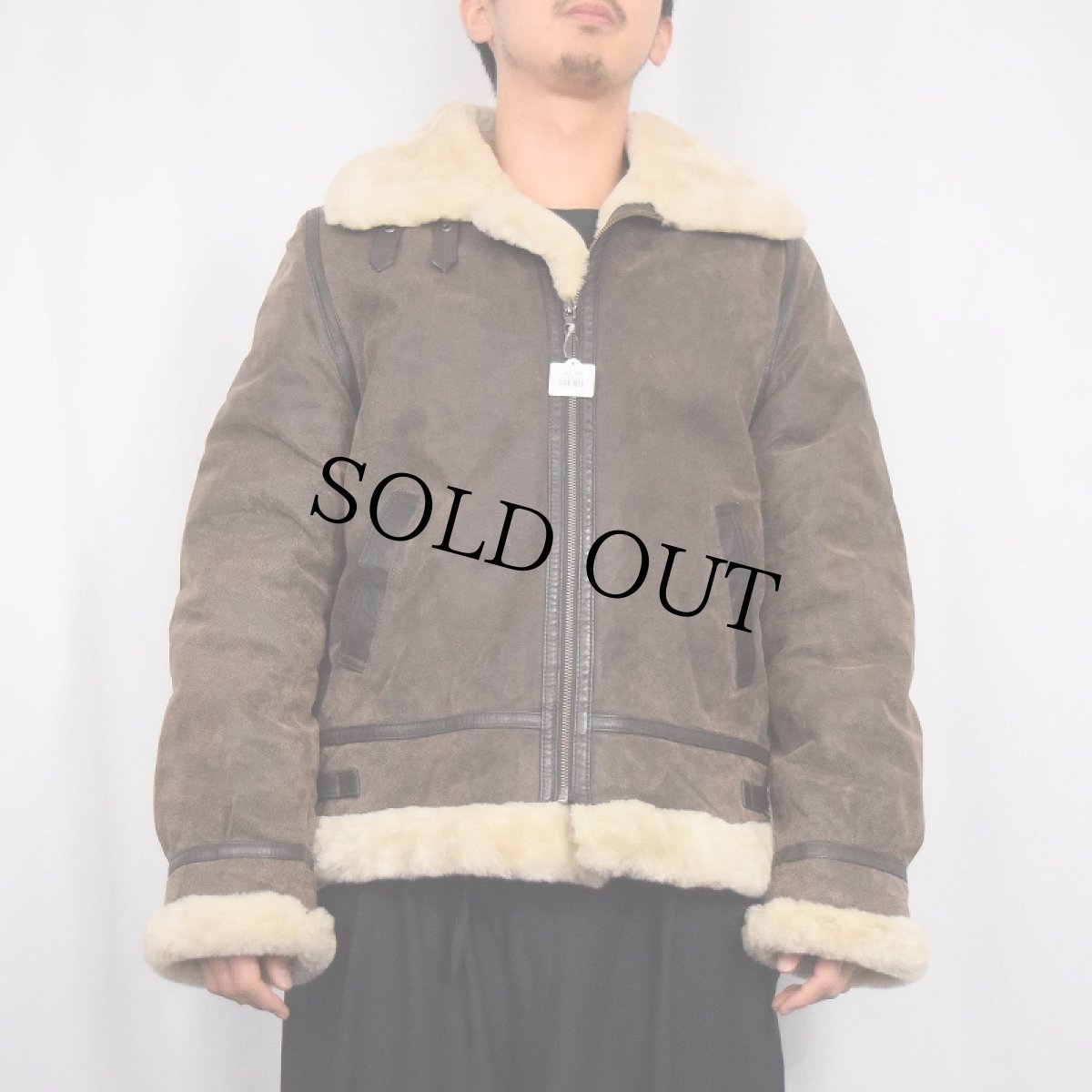 画像2: ST JOHN'S BAY "B-3 TYPE" ムートンフライトジャケット (2)