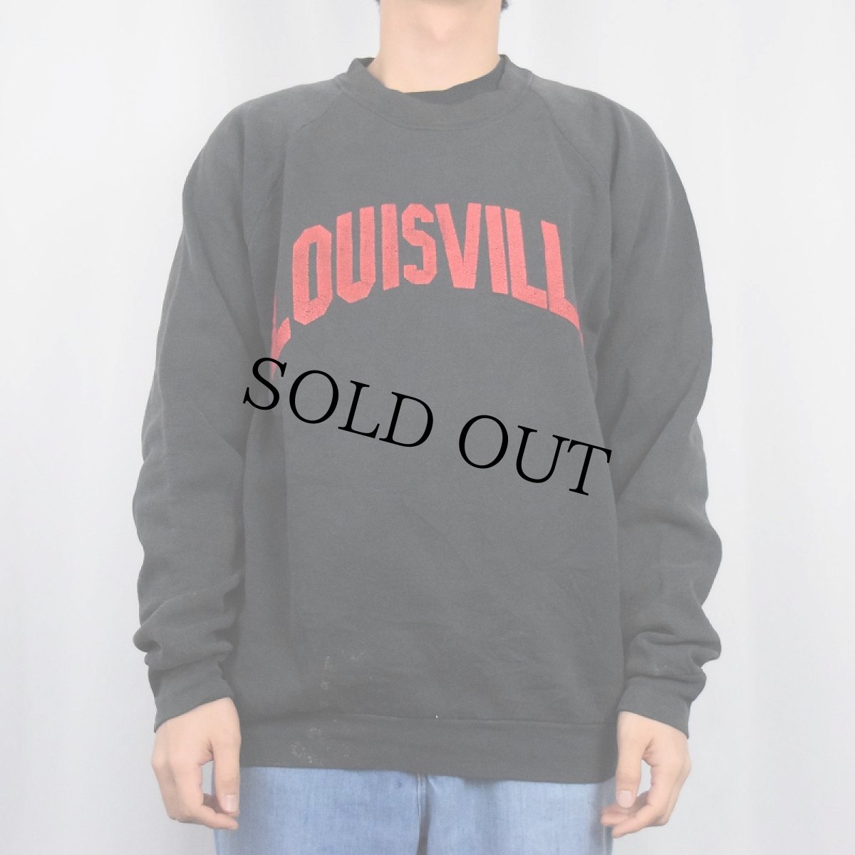 画像2: 90's FRUIT OF THE LOOM USA製 "LOUISVILLE" プリントラグランスウェット BLACK XL (2)