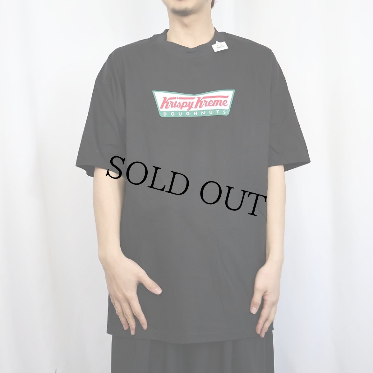 画像2: Krispy Kreme Doughnuts ドーナツショップ ロゴプリントTシャツ タグ付き未使用 BLACK XL (2)